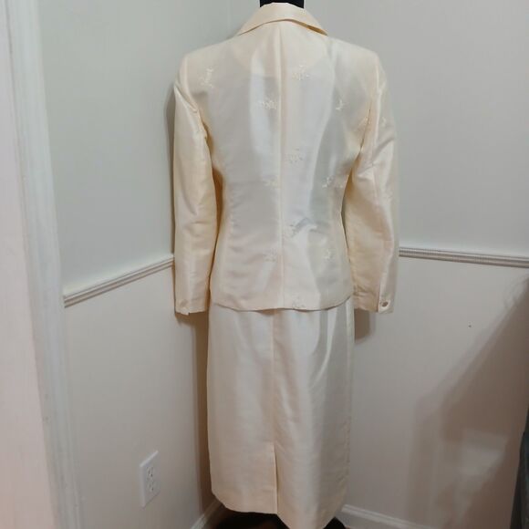 Larry Levine Embroidered Floral Midi Skirt Suit Women's Size 8-Lined-Back Slit - Picture 3 of 14